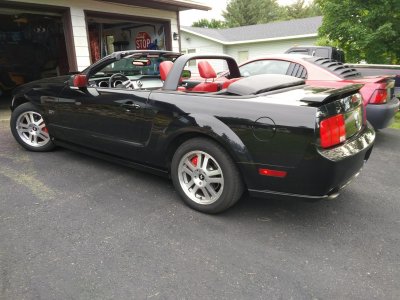 2005 Mustang GT Convertible 2.jpg