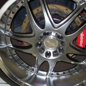 Willwood brakes, 14" up front, 13" in the rear with deep dish 20's