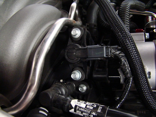 how-to-install-boss-intake-manifold-ford-racing-2011-14-mustang_150e7509.jpg