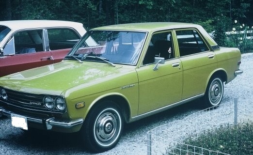 1971_Datsun_510_sedan.jpg