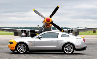 2010-ford-mustang-and-p51-mustang-photo-304938-s-1280x782.jpg