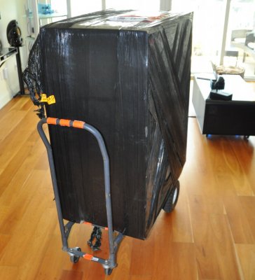 EdleBrock e Force Supercharger Shipping Box 1.jpg