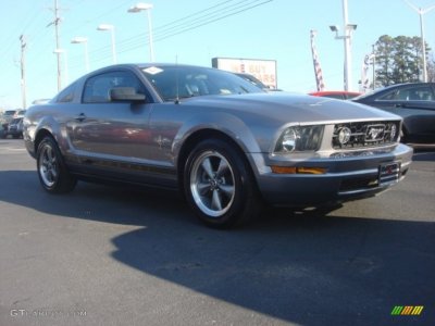 06mustangv6.jpg