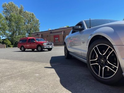 05 Mustang GT new shoes.jpg 05 Mustang GT new shoes.jpg