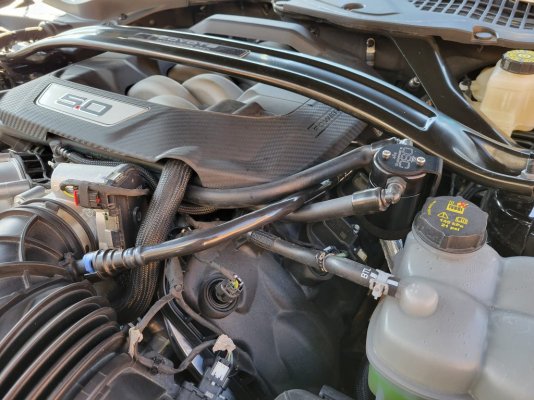 oil catch can J&L after from driver to passenger.jpg