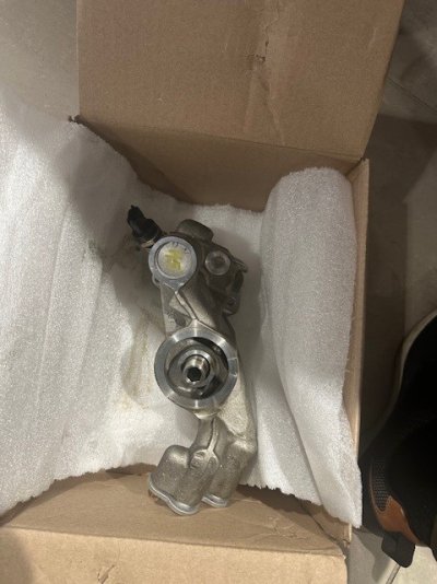 GT 350 OIl Filter Housing 1.jpg