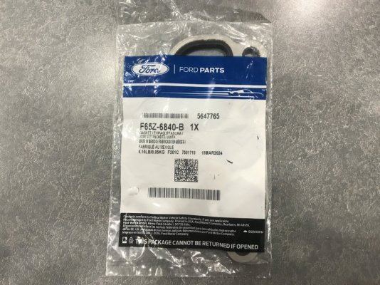 Ford 4.6L 5.4L Redesigned Oil Filter Adapter Gasket (1).JPG