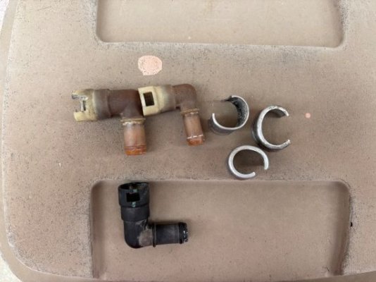 Old Plastic Heater Crossover Heater Core Connectors.JPG