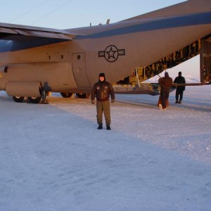 meinfrontofplane