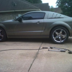 New shoes!!  Nitto NT 053 315 35 20 in rear.