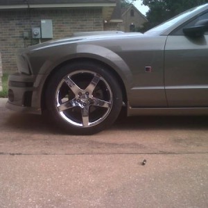 Nitto NT05 255 45zr20's in front