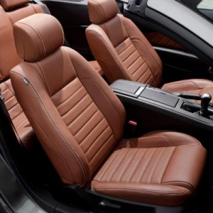 2014 ford mustang convertible seats view1