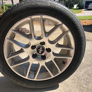 2012 mustang full set rims size 18