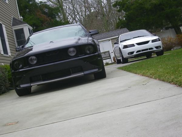 Caoimhe and Steve's Cobra.


The cobra's slow, look how far back it is...