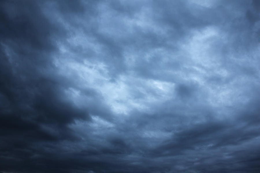 stormy_sky_3_by_manichysteriastock-d590vjt.jpg