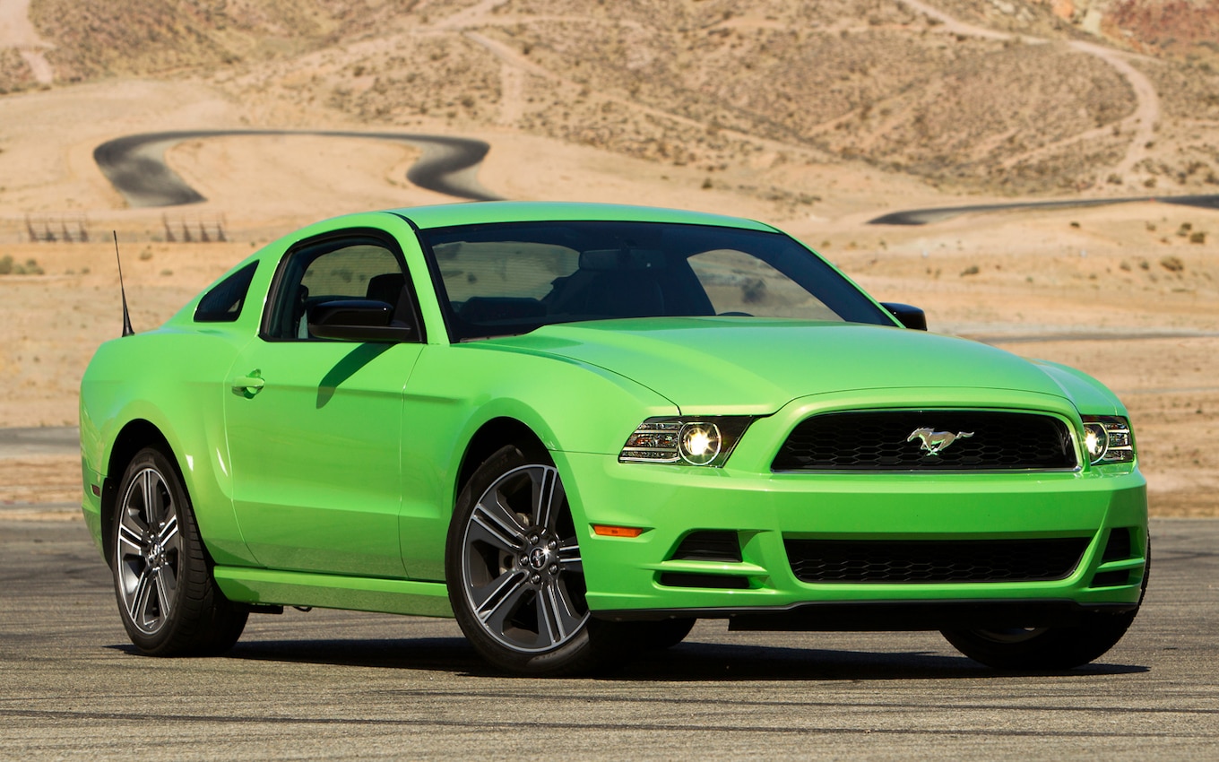 2013-Ford-Mustang-V-6-Premium-front-three-quarter-view.jpg
