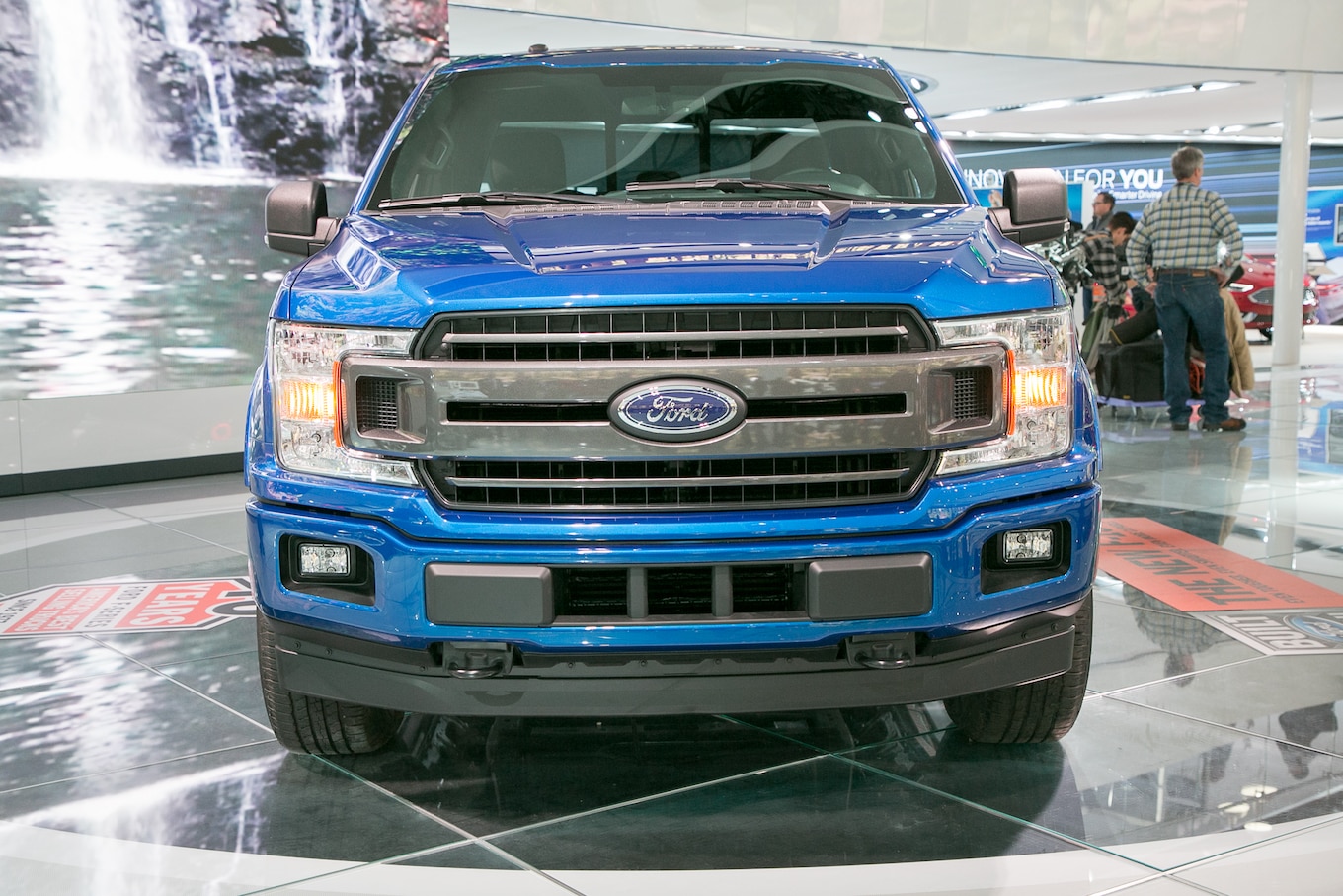 2018-Ford-F-150-XLT-front-end.jpg