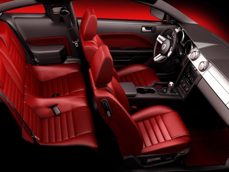 34163d1191721420-red-rear-interior-panel-inserts-2006-mustang-factory-option-120861ford-mustang-2005-031.jpg